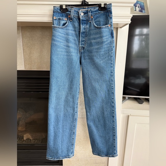 Levi’s Ribcage Straight Ankle - Picture 3 of 15